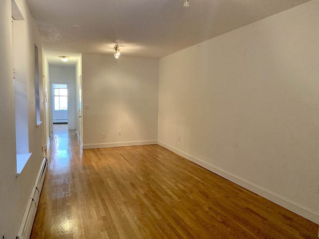 225 East Berkeley Street - Photo 1