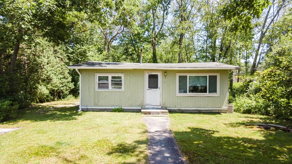 17 Arnold Rd - Photo 1