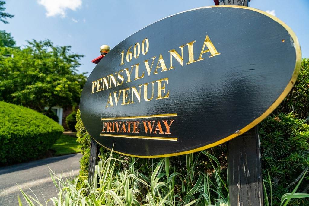 1600 Pennsylvania Ave - Photo 1