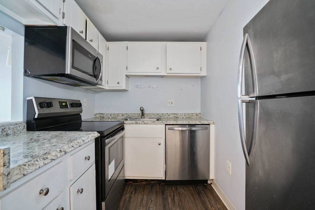 77 Adams St - Photo 1