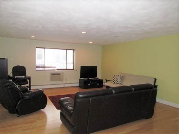 115 Highland Ave - Photo 1