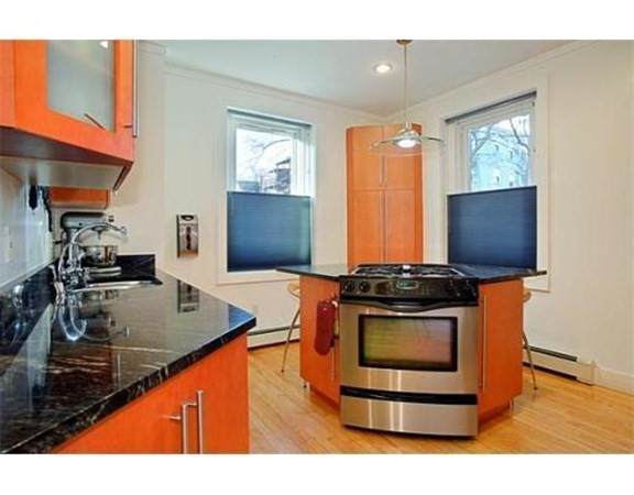 315 Harvard St - Photo 1