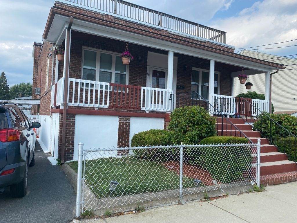305 Mountain Ave - Photo 1