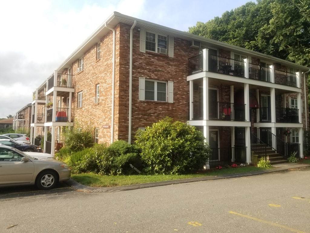 9 Kenmar Dr - Photo 1