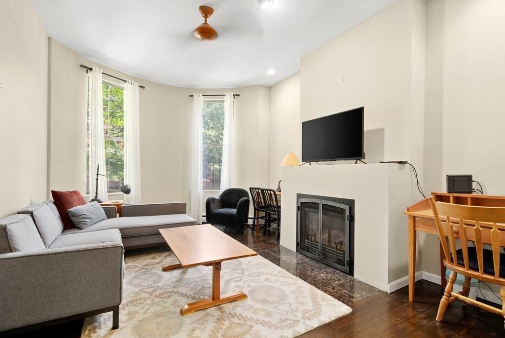 108 Chandler St - Photo 1