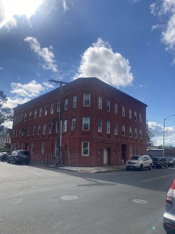 48 West - Photo 1