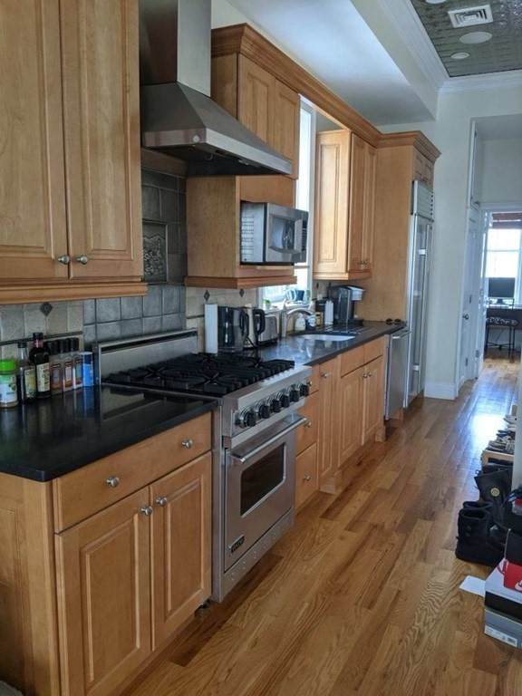 65 Otis St - Photo 1