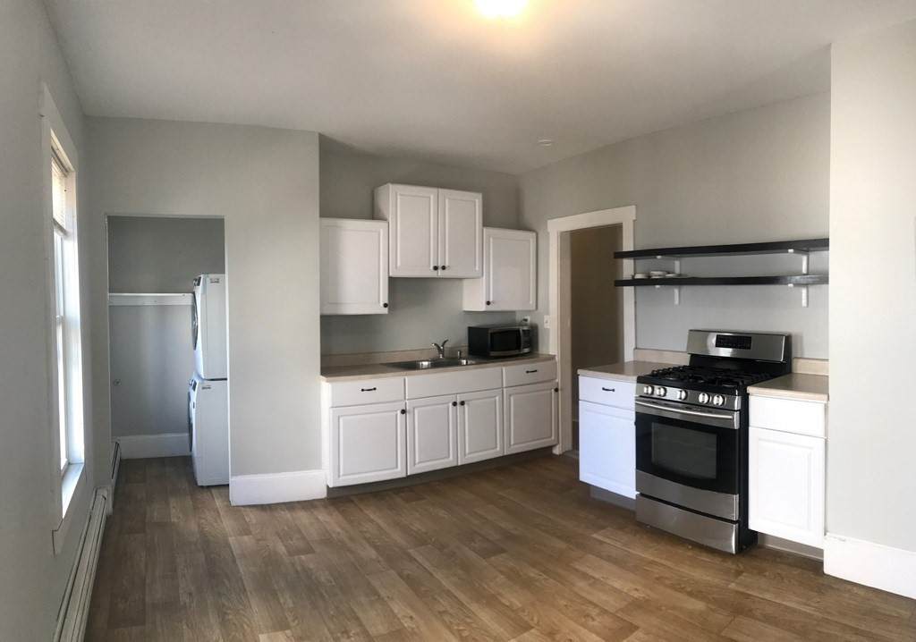 553 Dorchester Ave - Photo 1