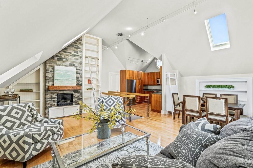 34 Sagamore St - Photo 1