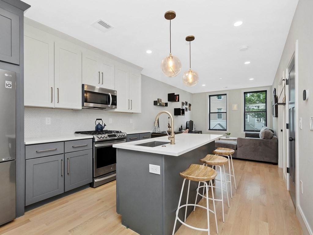 217 Paris Street - Photo 1