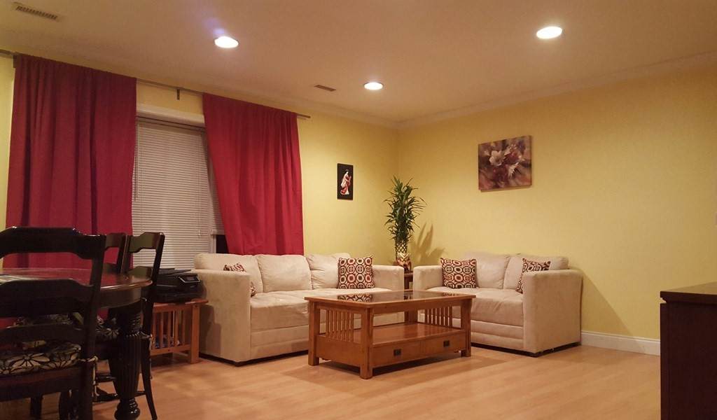 152 Newton St - Photo 1