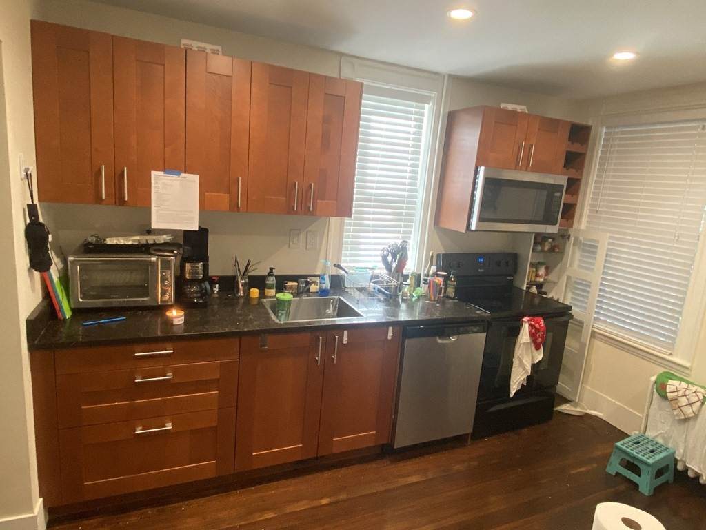 73 Delle Ave. - Photo 1