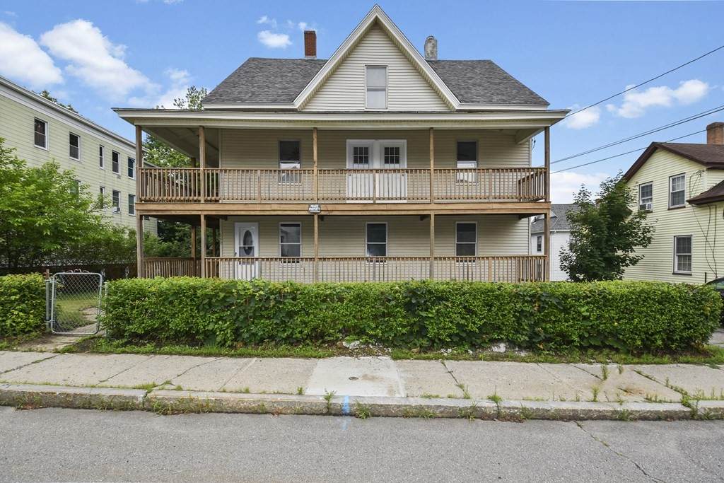 390 Parker St - Photo 1