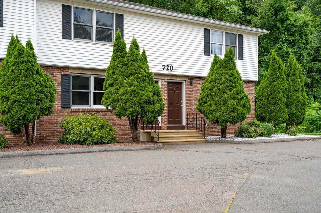720 Russell Rd - Photo 1