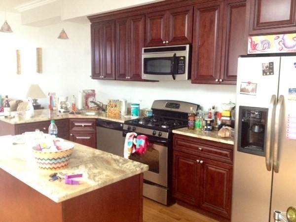 1089 Beacon St - Photo 1