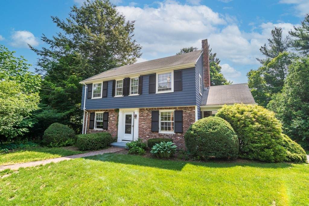 349 Linden St - Photo 1