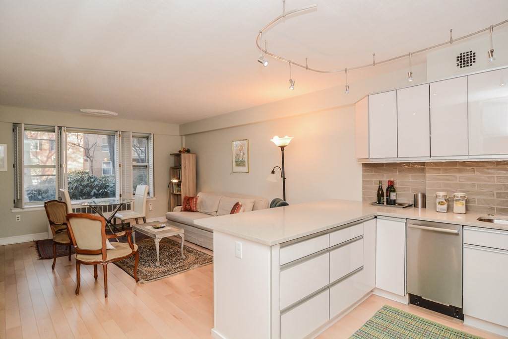 145 Pinckney St - Photo 1