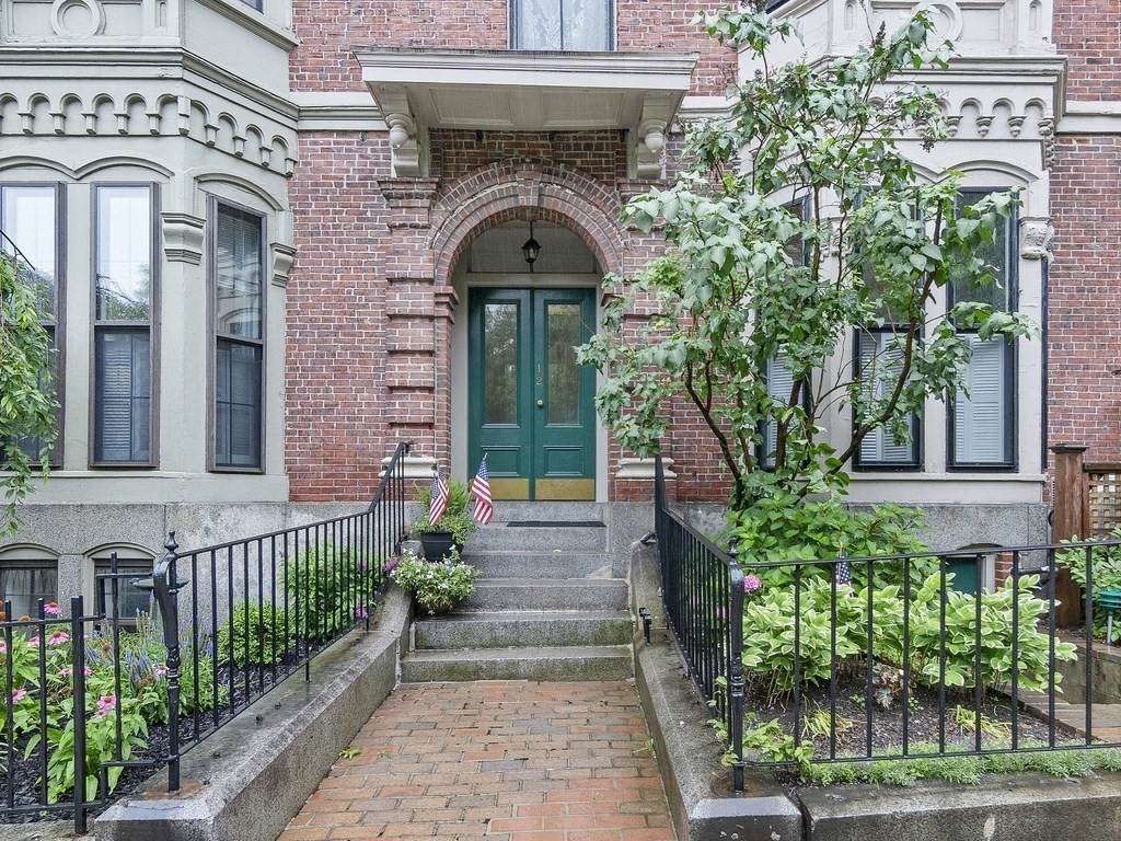 12 Monument Sq - Photo 1