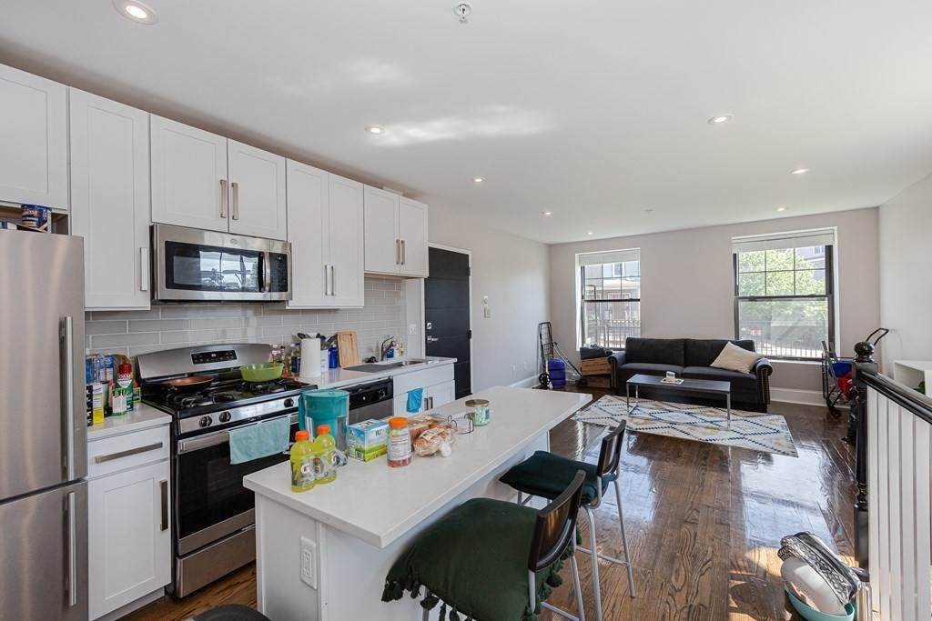 27 Dudley St - Photo 1