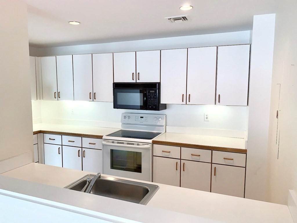 183 Oak Street - Photo 1