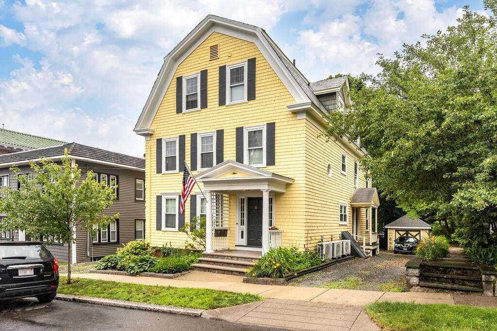 11 Cedar St - Photo 1