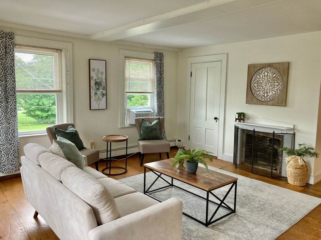 233 Main St - Photo 1
