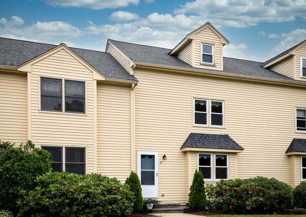 37 Pinecrest Vlg - Photo 1