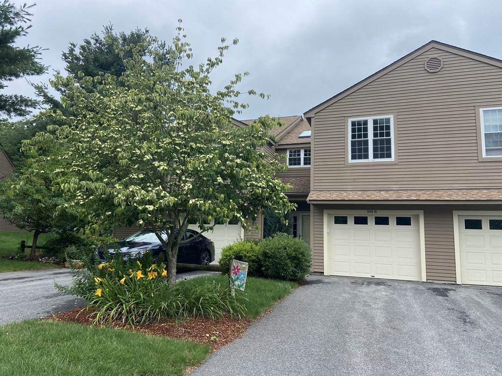 909 Ridgefield Cir - Photo 1