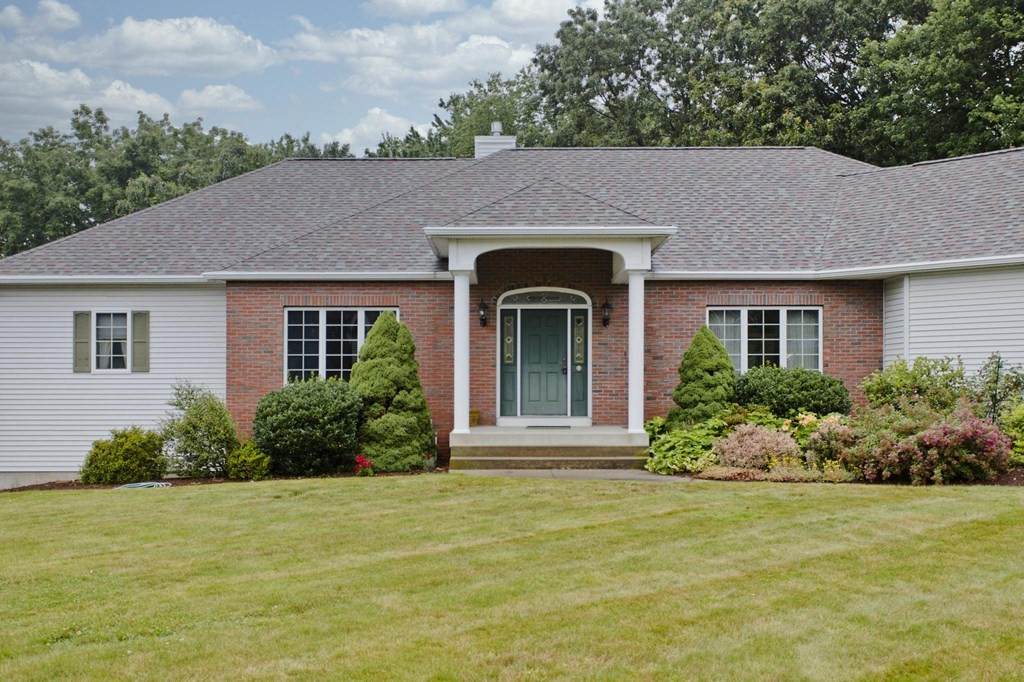 22 Pheasant Run - Photo 1