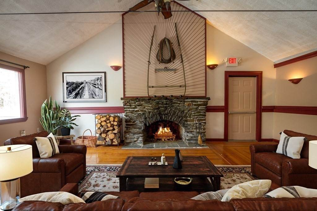 87 Winthrop St - Photo 1