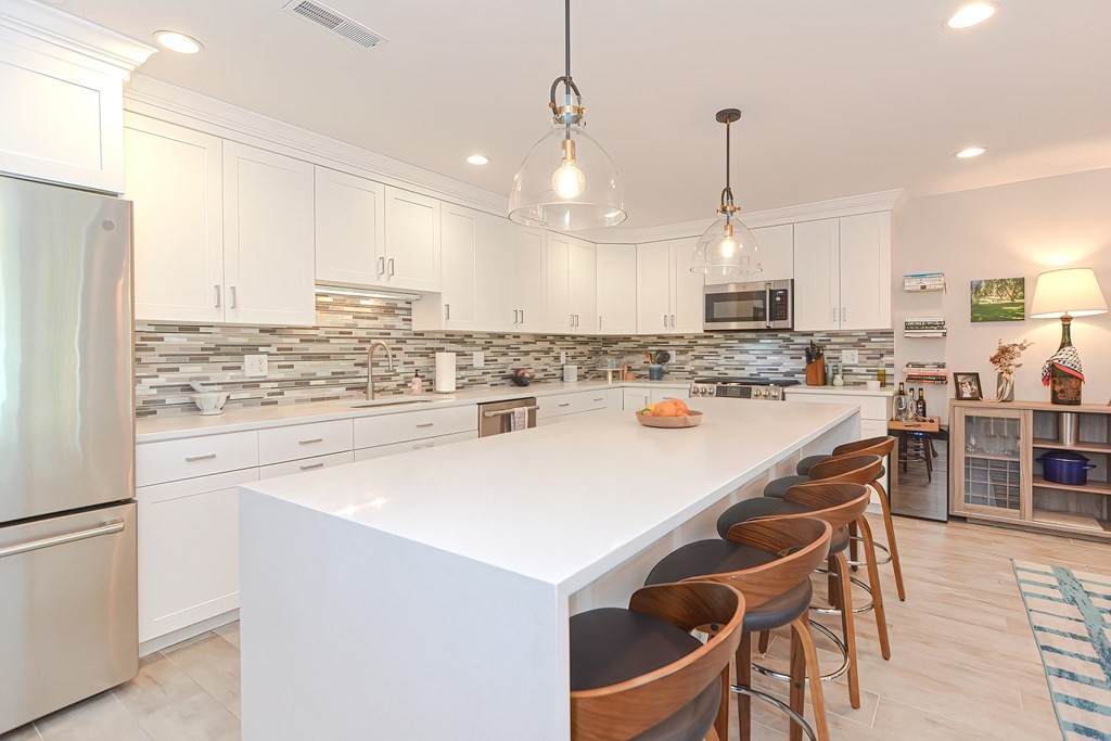 167 Poplar - Photo 1