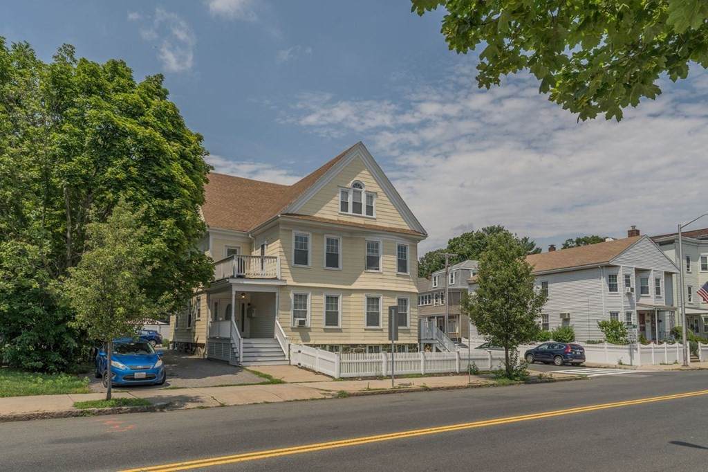 102 Salem St - Photo 1
