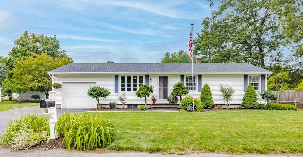 7 Pinewood Lane - Photo 1