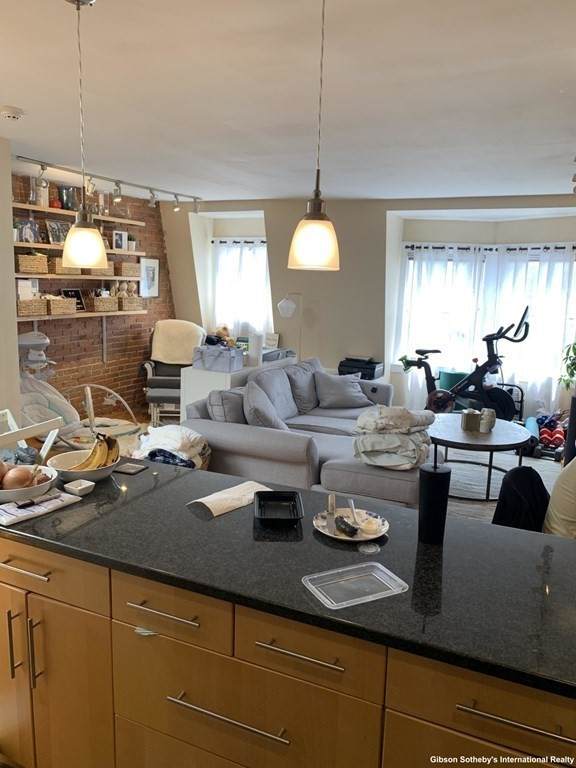 35 Milford St - Photo 1