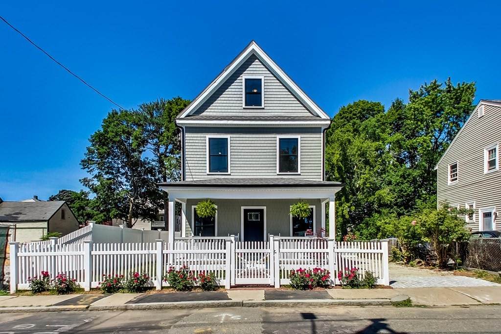 18 Plain St - Photo 1