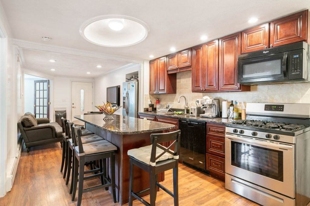 58-64 Webster Ave - Photo 1