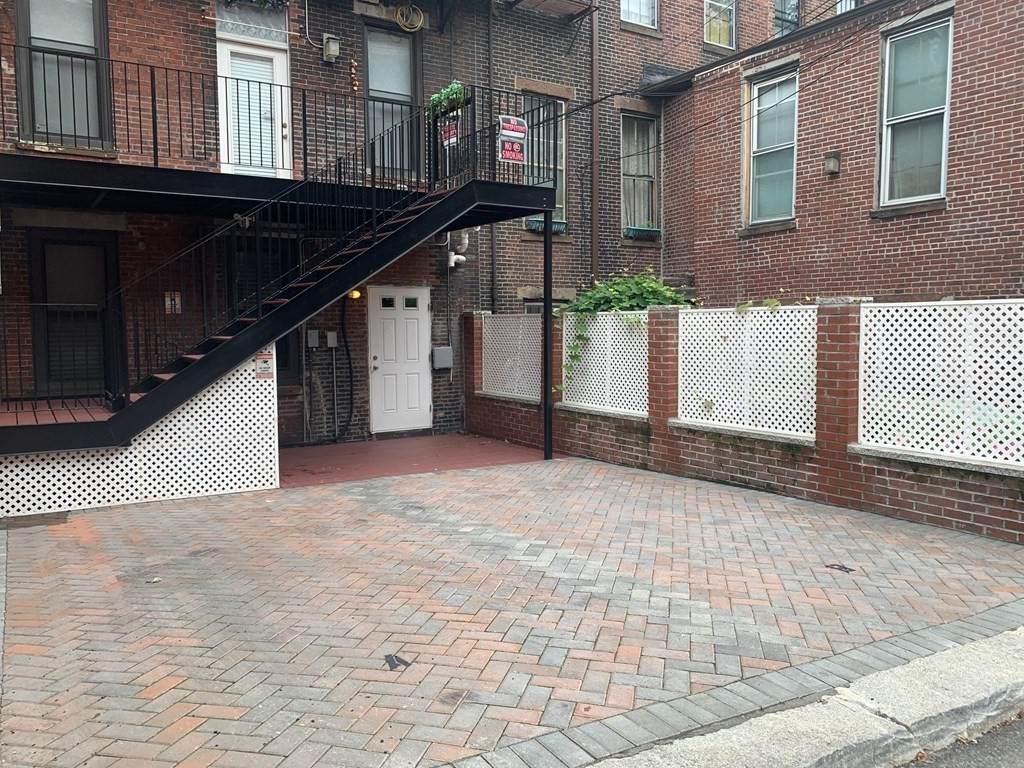 58 East Springfield St U: A & B - Photo 1