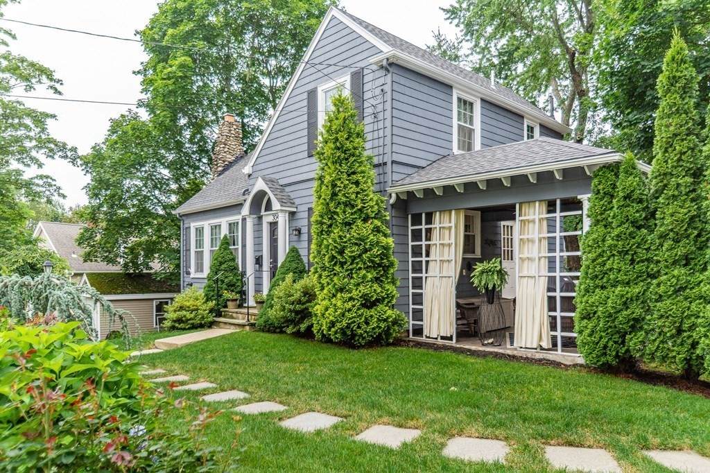 304 Lowell Street - Photo 1