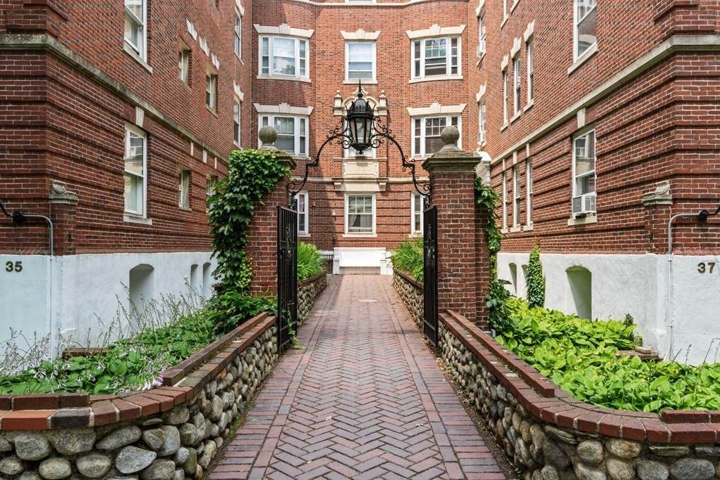 35 Lee Street - Photo 1