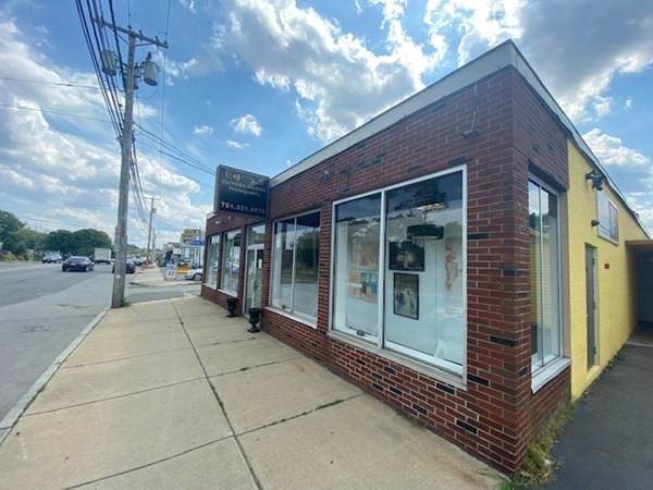 180 Broadway - Photo 1