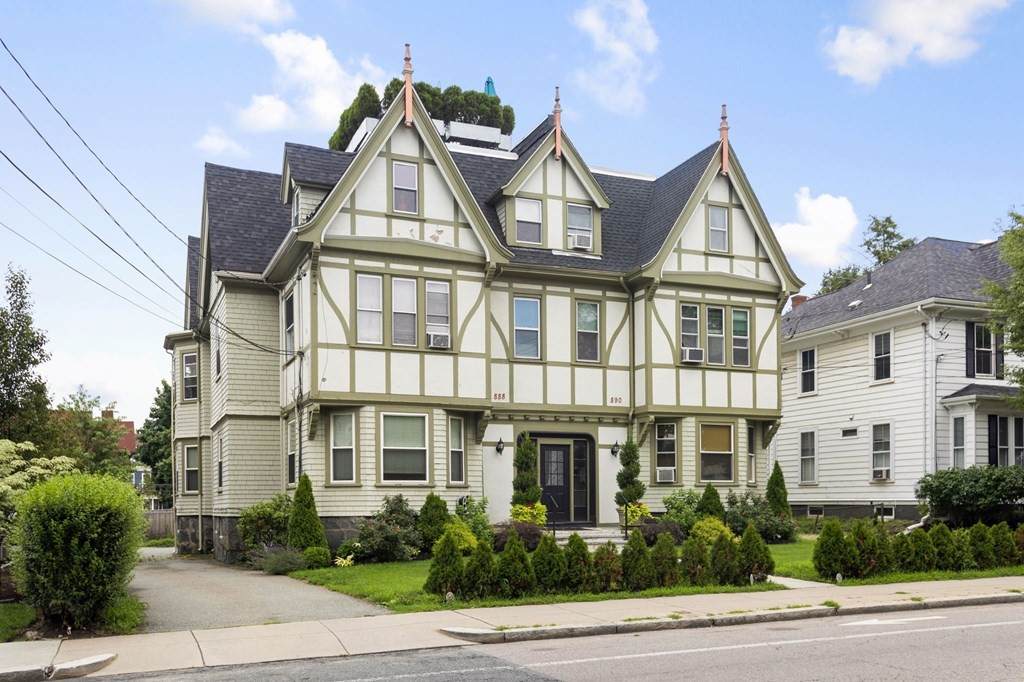 890 Adams - Photo 1