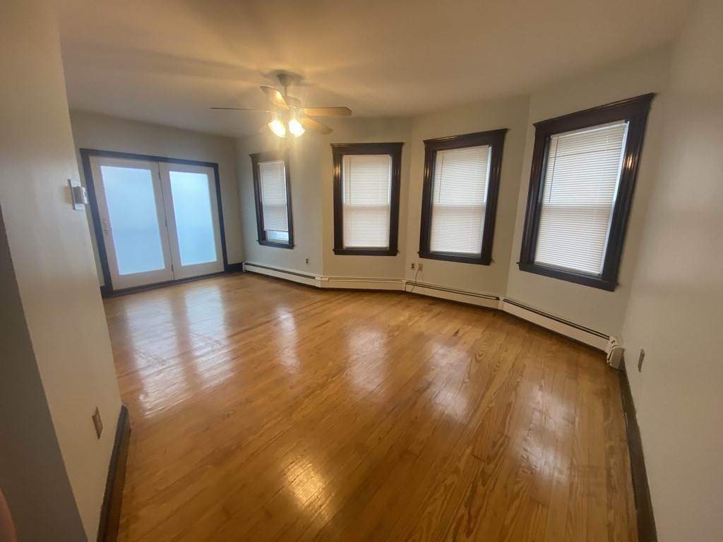 19 Moore St - Photo 1