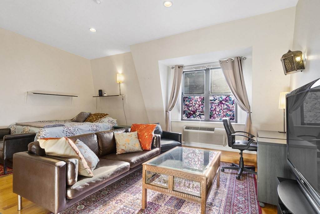 9 Appleton St - Photo 1