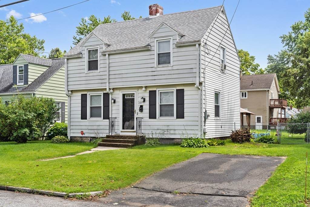 227 Gifford St - Photo 1