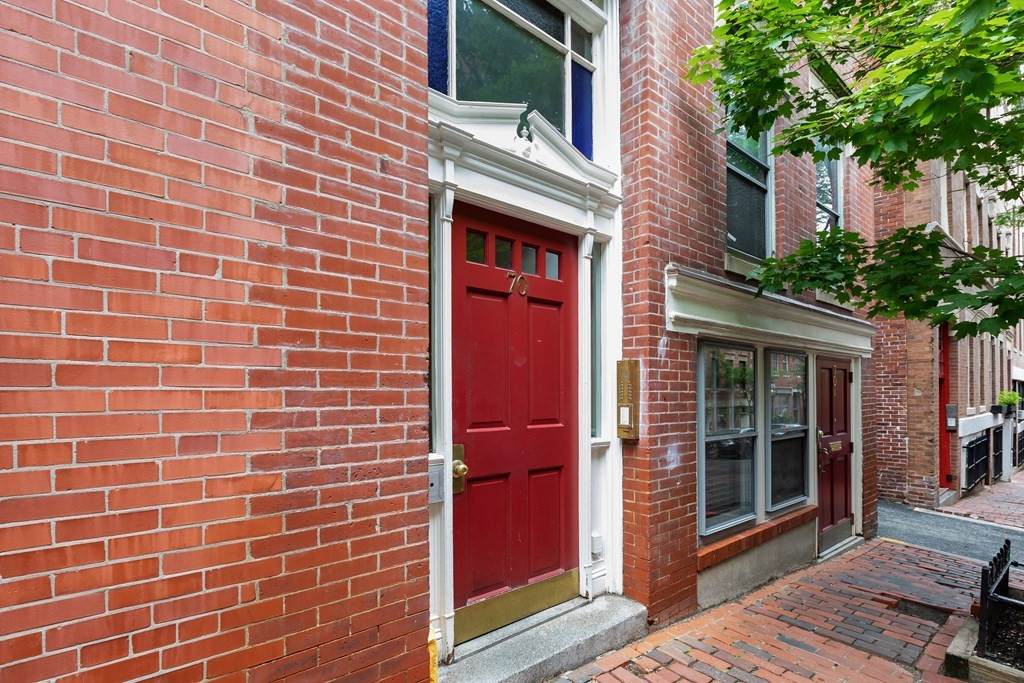 70 Phillips St - Photo 1