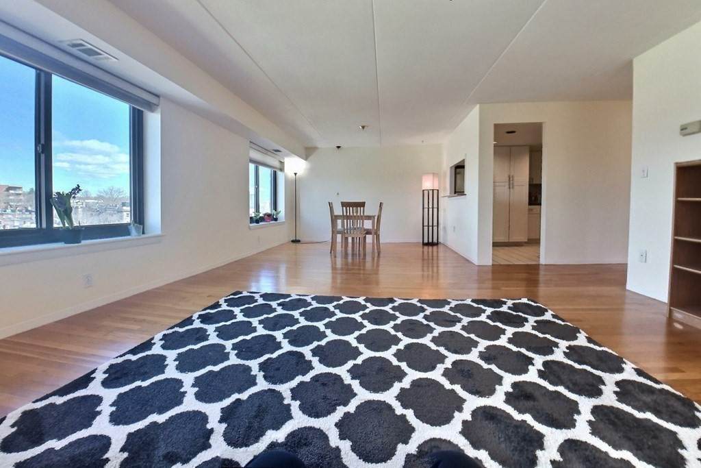 1243 Beacon St - Photo 1