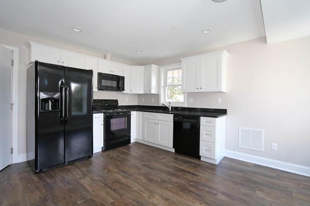 60 Holworthy Street - Photo 1