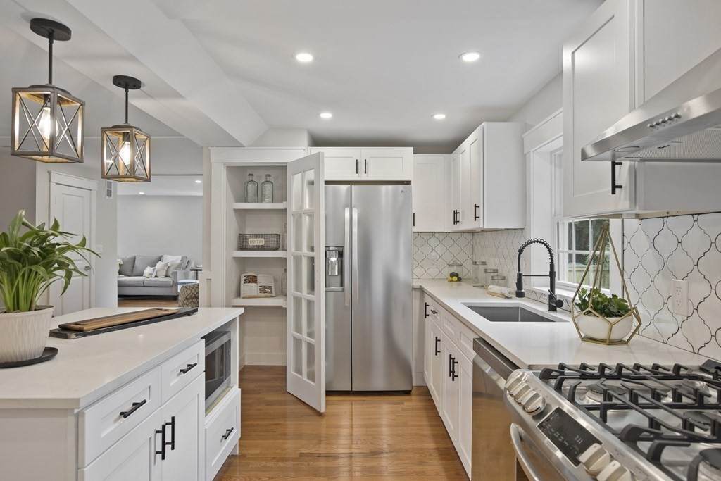 843 Highland Ave - Photo 1