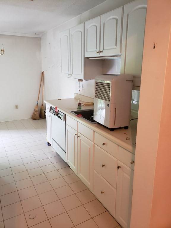 1210 Greendale Ave - Photo 1