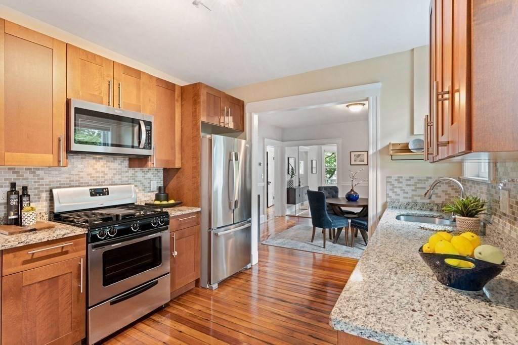 64 Lowell - Photo 1